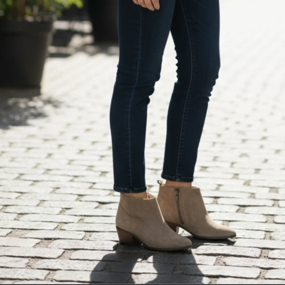 J. Crew Tan suede leather side Interior zip Heeled Sleek Ankle Boots EUC sz 8
